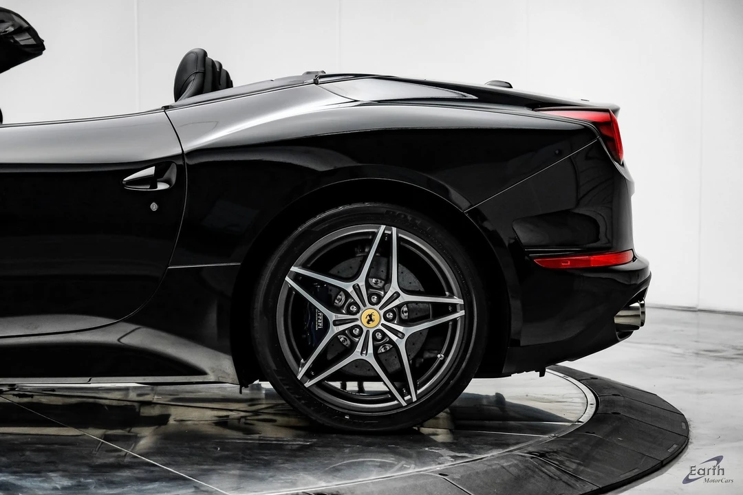 2016 Ferrari California T - Image 9 of 12