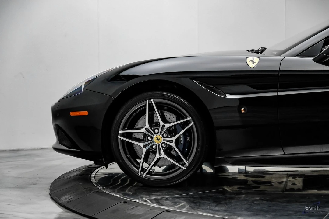 2016 Ferrari California T - Image 8 of 12