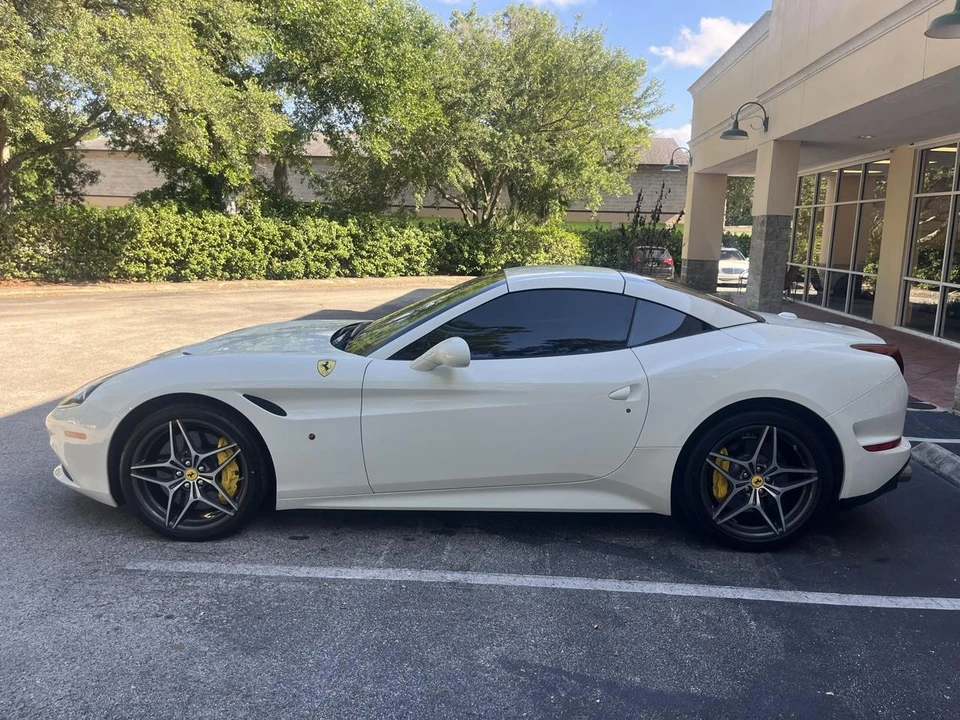 2016 Ferrari California T - Image 25 of 31