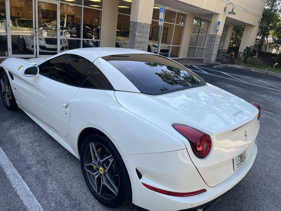 2016 Ferrari California T - Image 24 of 31