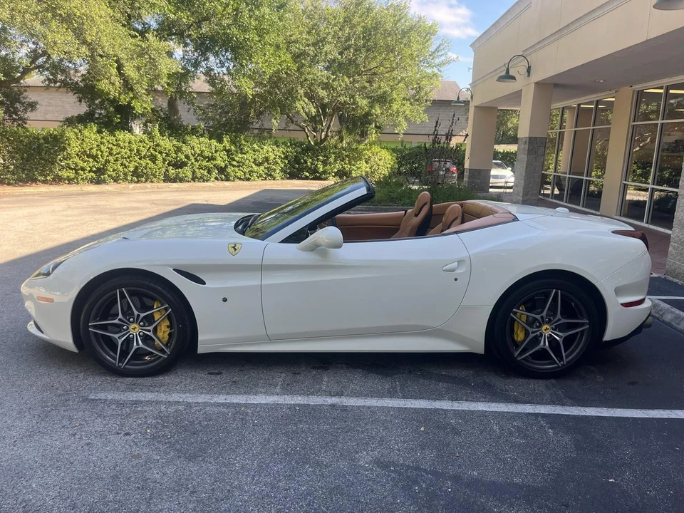 2016 Ferrari California T - Image 13 of 31