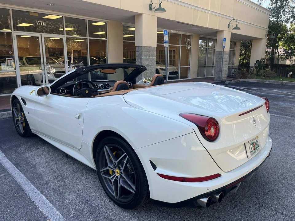 2016 Ferrari California T - Image 8 of 31