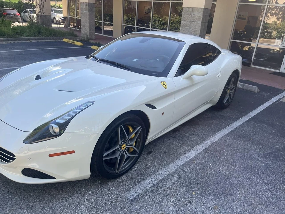 2016 Ferrari California T - Image 27 of 31