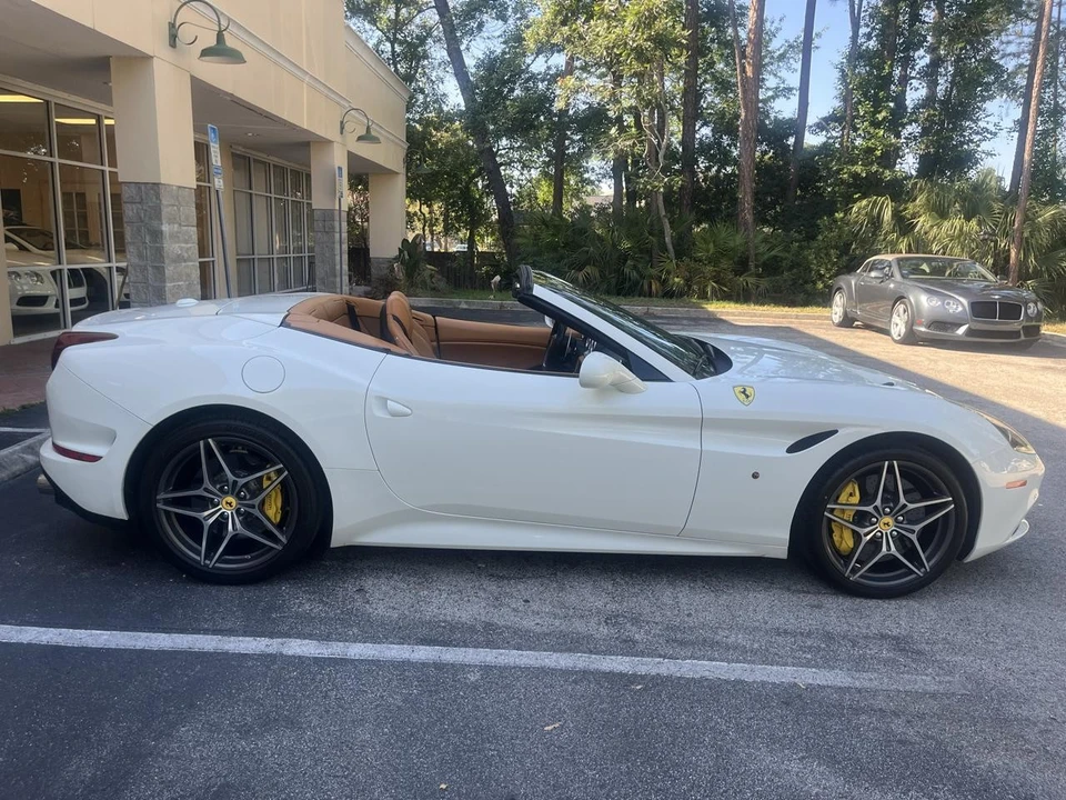 2016 Ferrari California T - Image 3 of 31