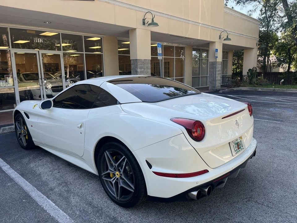 2016 Ferrari California T - Image 23 of 31