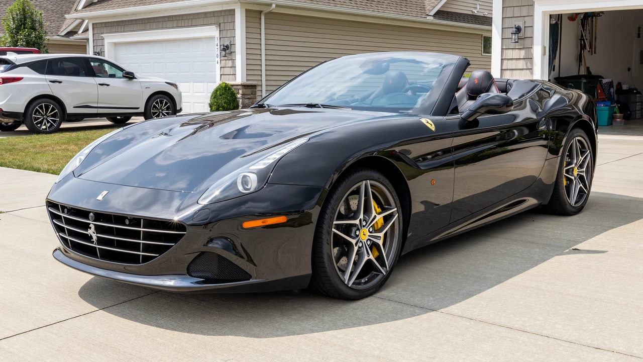 2016 Ferrari California T - Image 3 of 31