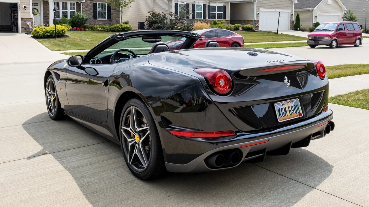 2016 Ferrari California T - Image 7 of 31