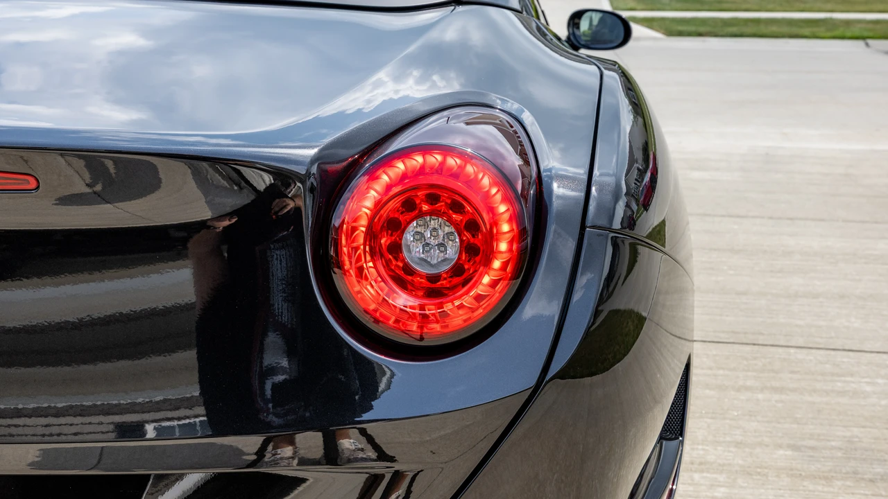 2016 Ferrari California T - Image 28 of 31