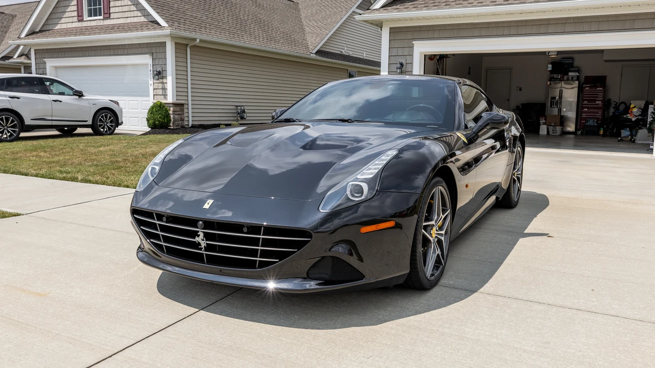2016 Ferrari California T - Image 18 of 31