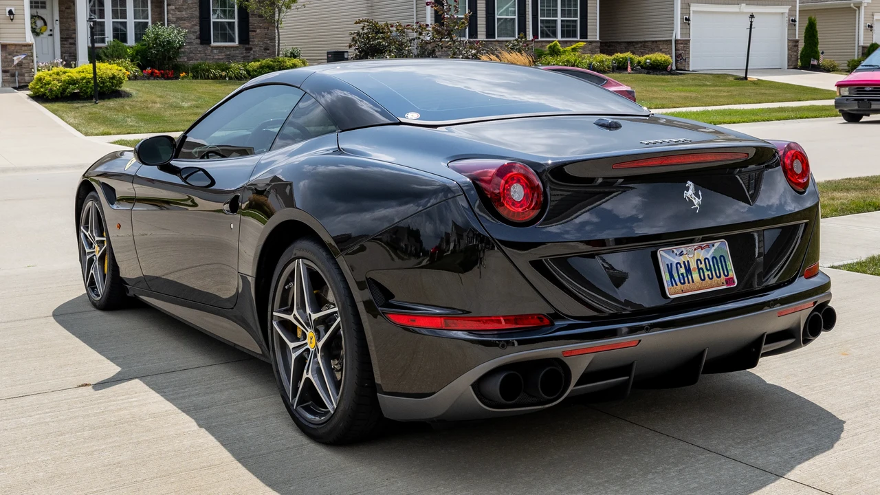 2016 Ferrari California T - Image 14 of 31