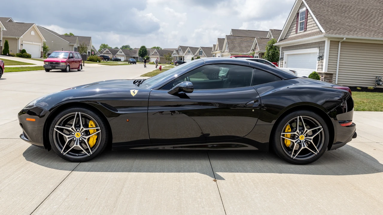 2016 Ferrari California T - Image 15 of 31