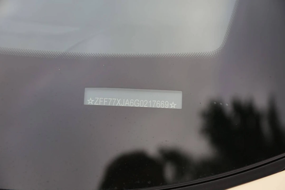 2016 Ferrari California T - Image 8 of 31