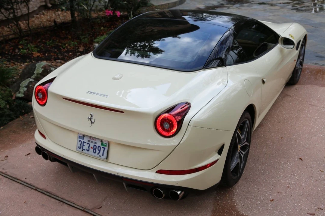 2016 Ferrari California T - Image 26 of 31