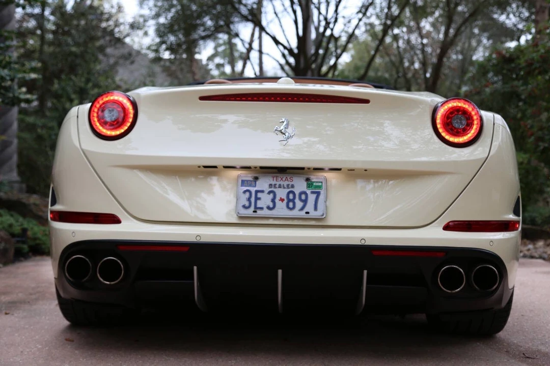 2016 Ferrari California T - Image 12 of 31