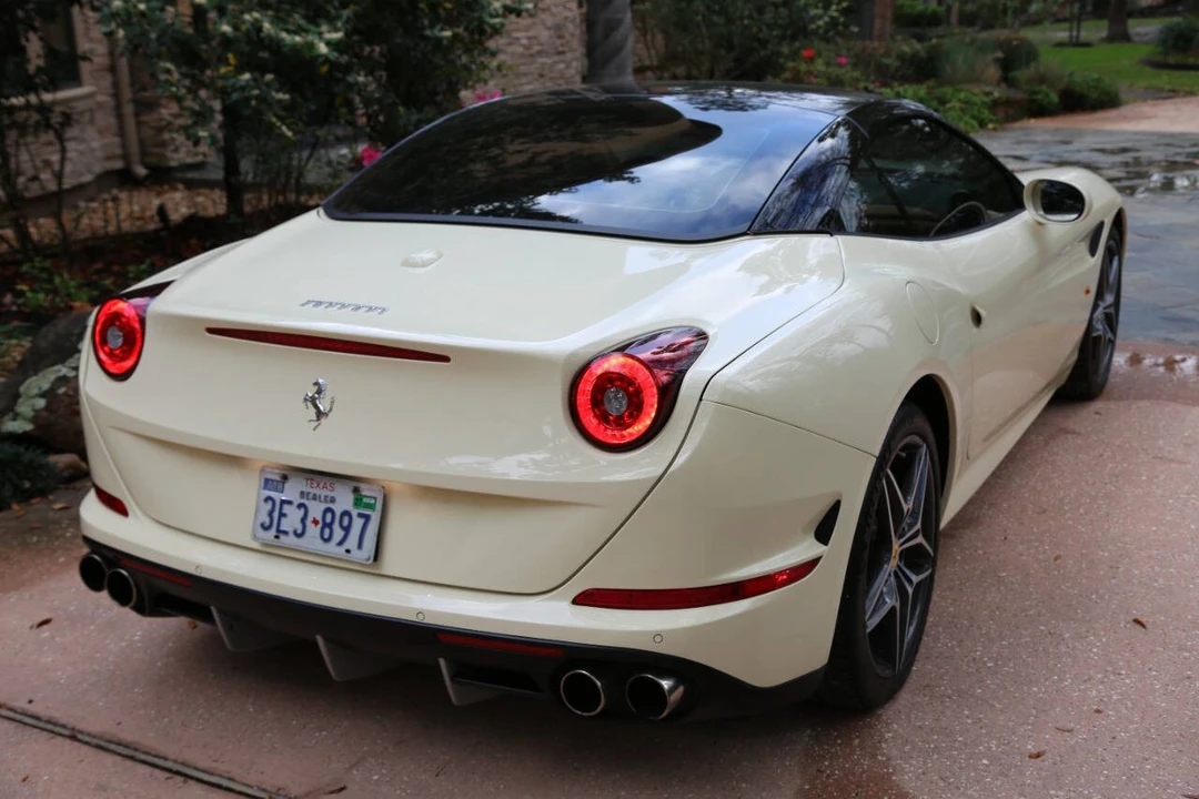 2016 Ferrari California T - Image 25 of 31