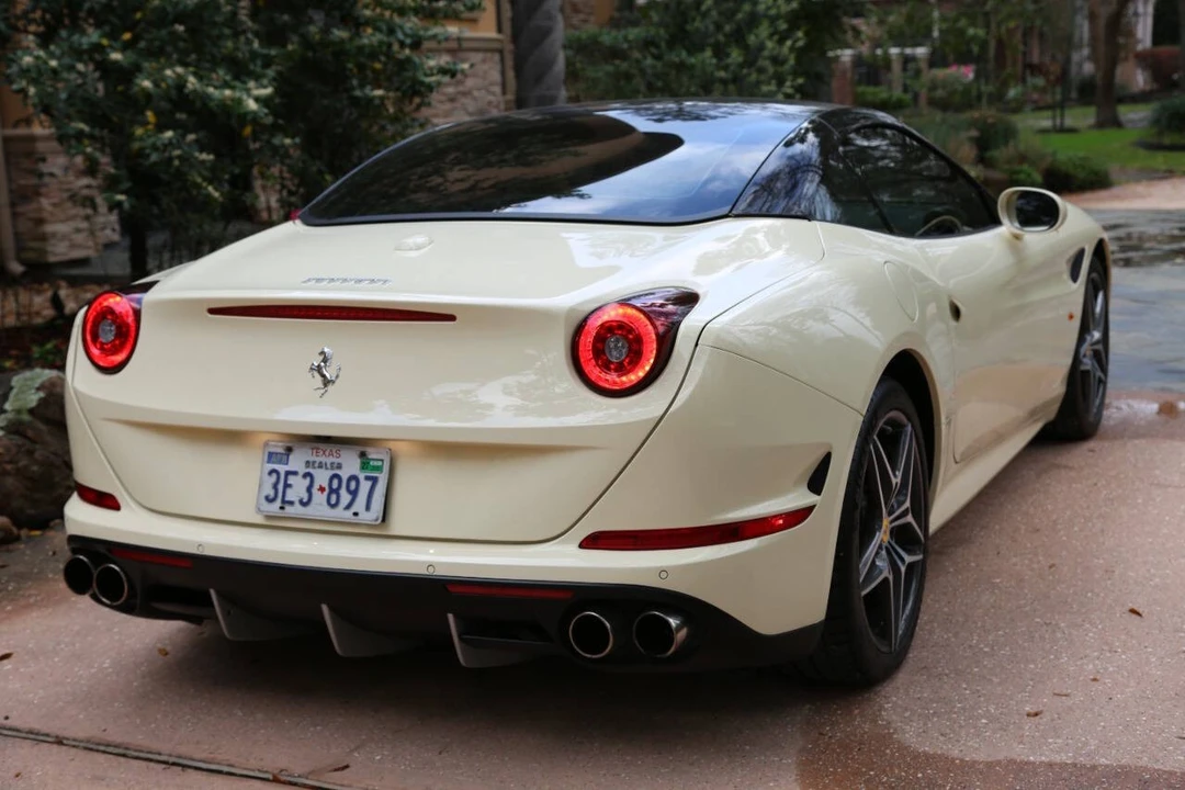 2016 Ferrari California T - Image 23 of 31