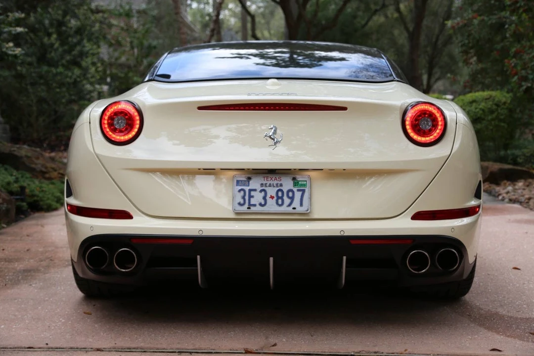 2016 Ferrari California T - Image 22 of 31