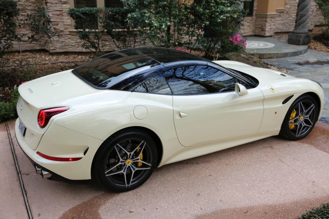 2016 Ferrari California T - Image 28 of 31