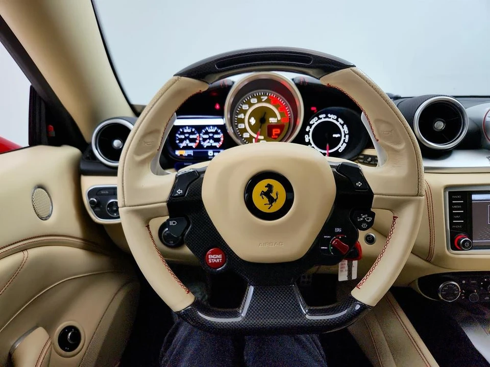 2016 Ferrari California T - Image 15 of 31