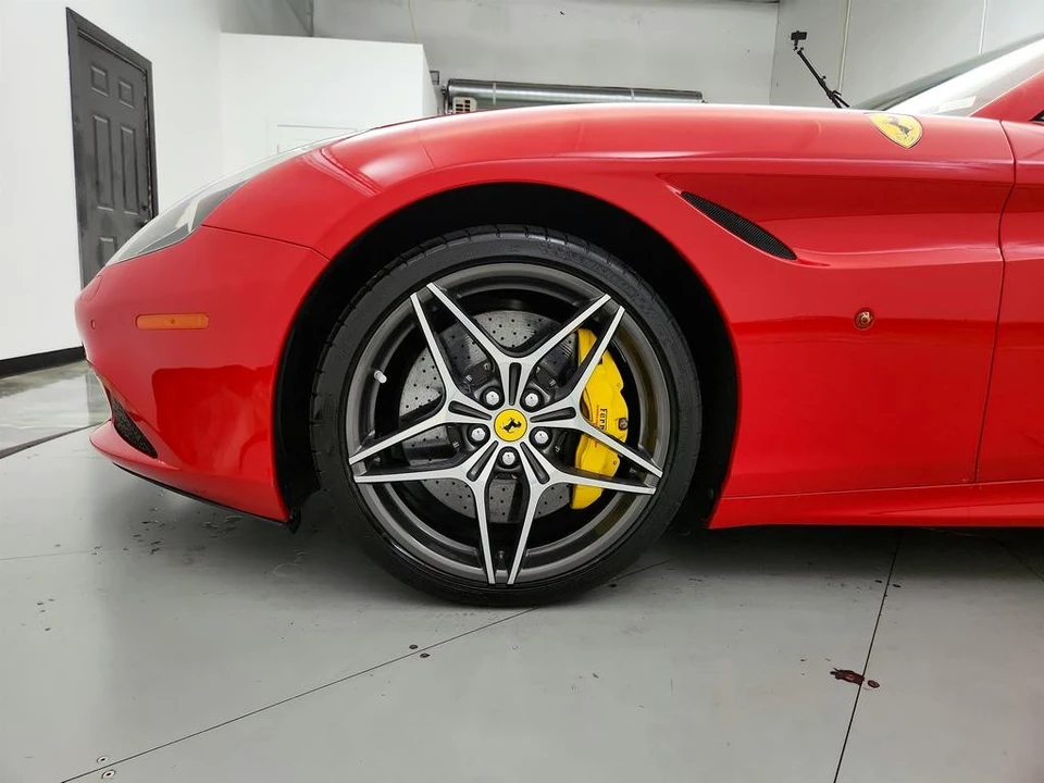 2016 Ferrari California T - Image 28 of 31