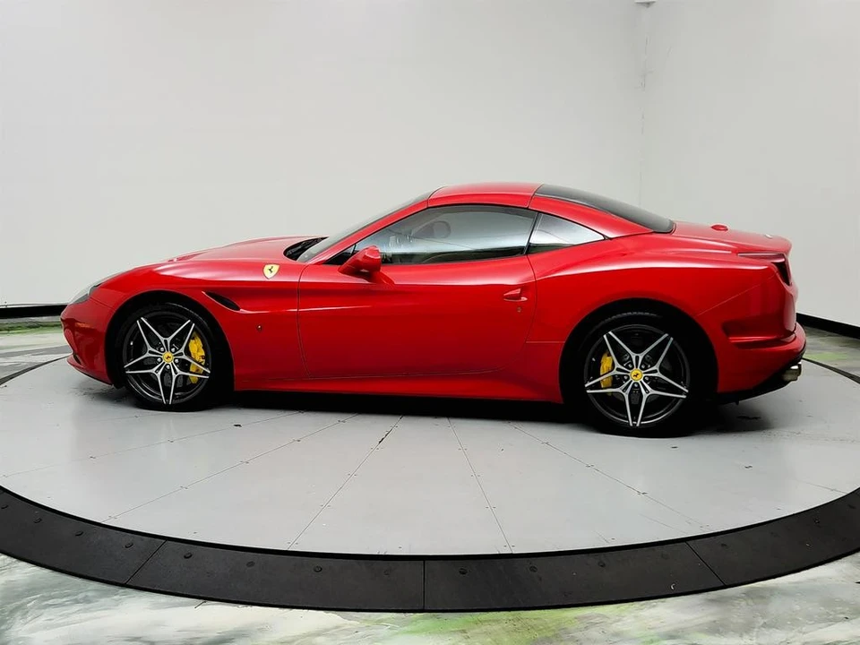 2016 Ferrari California T - Image 8 of 31