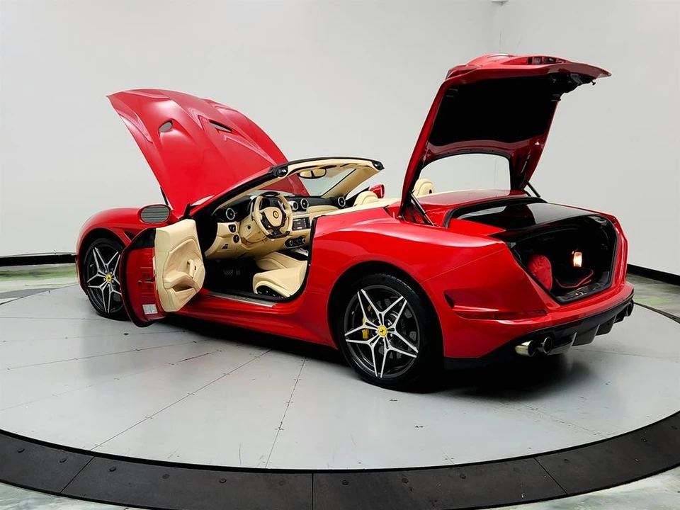 2016 Ferrari California T - Image 12 of 31