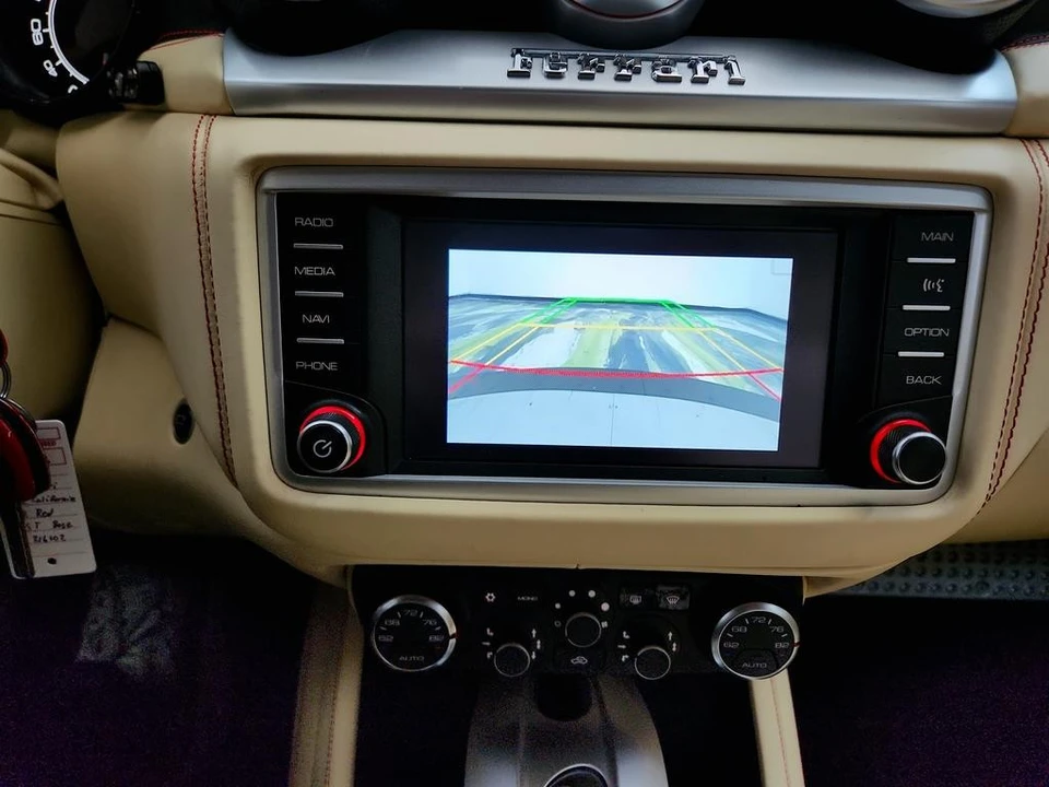 2016 Ferrari California T - Image 17 of 31