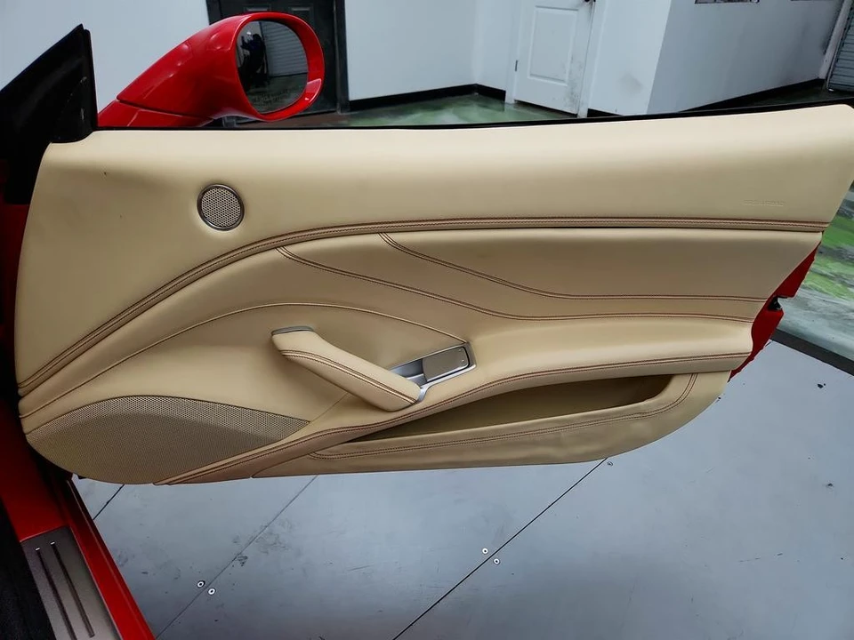 2016 Ferrari California T - Image 25 of 31