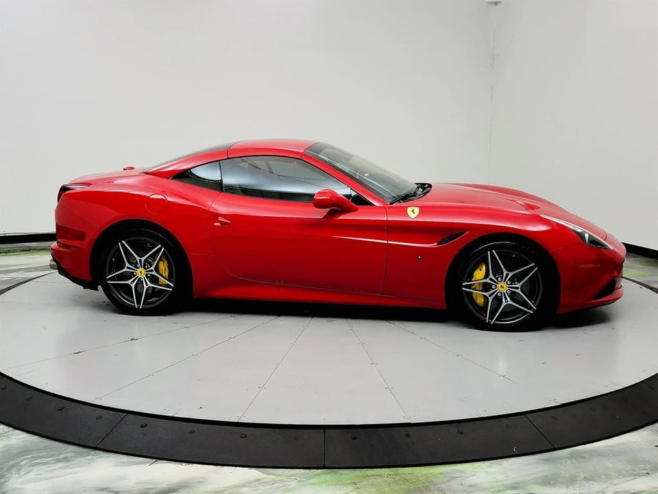 2016 Ferrari California T - Image 4 of 31