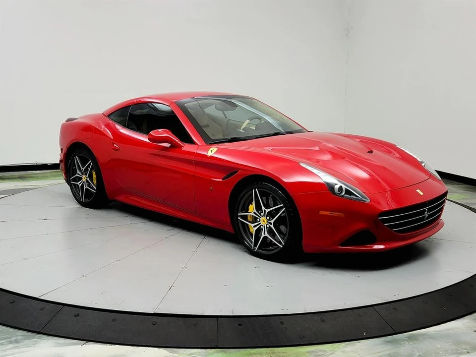 2016 Ferrari California T - Image 3 of 31