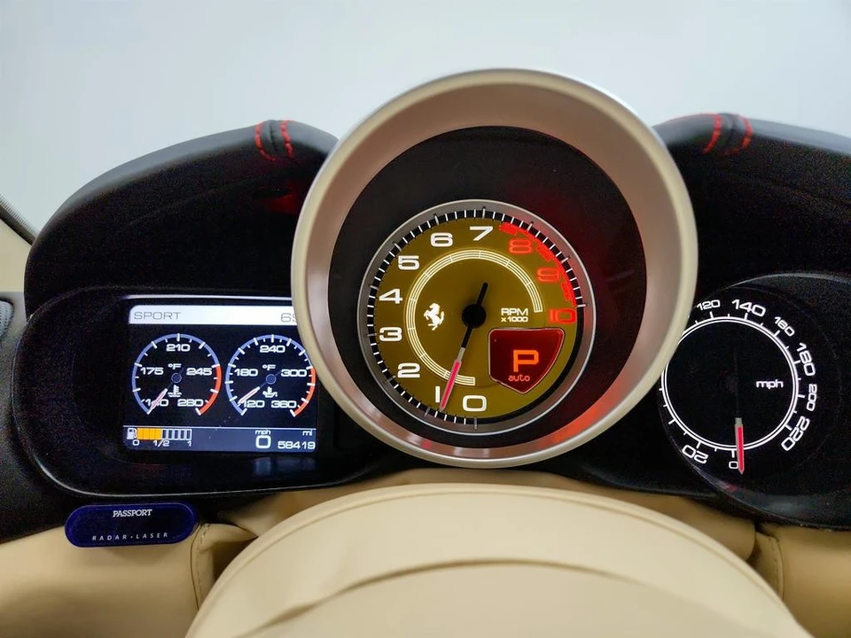2016 Ferrari California T - Image 14 of 31
