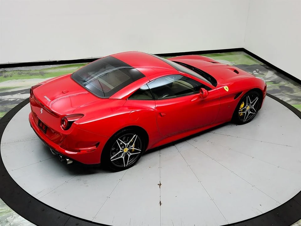 2016 Ferrari California T - Image 30 of 31