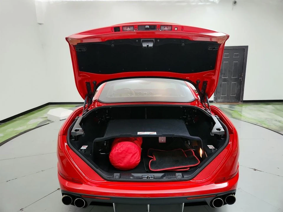 2016 Ferrari California T - Image 27 of 31