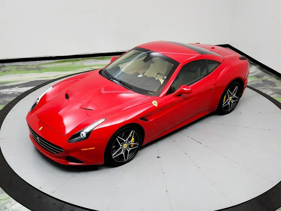 2016 Ferrari California T - Image 29 of 31