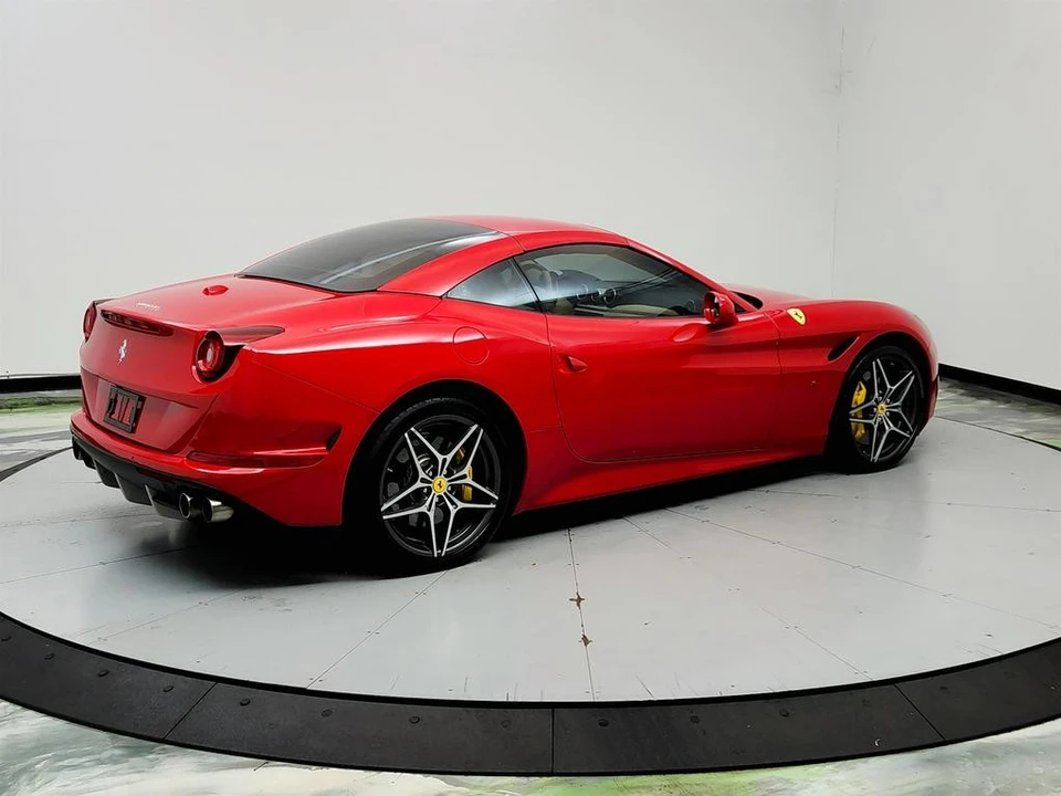 2016 Ferrari California T - Image 5 of 31