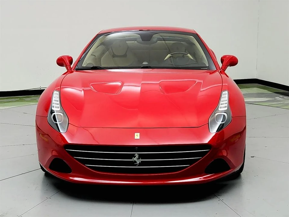 2016 Ferrari California T - Image 2 of 31