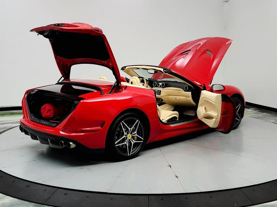 2016 Ferrari California T - Image 11 of 31