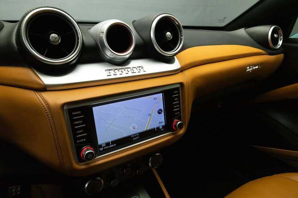 2016 Ferrari California T - Image 13 of 19
