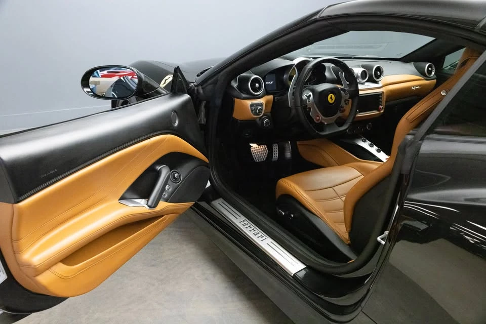 2016 Ferrari California T - Image 5 of 19