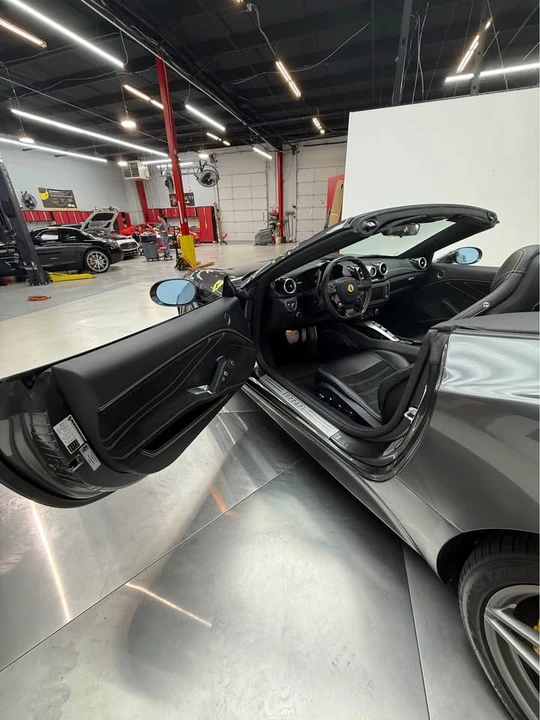 2016 Ferrari California T - Image 7 of 10