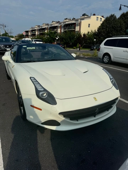 2016 Ferrari California T - Image 9 of 9