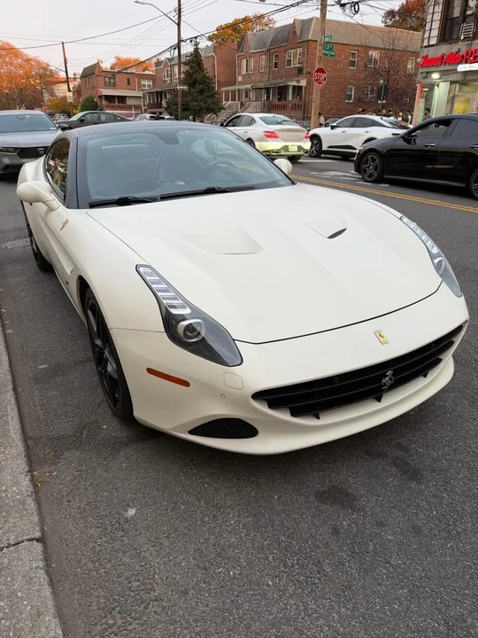 2016 Ferrari California T - Image 2 of 9