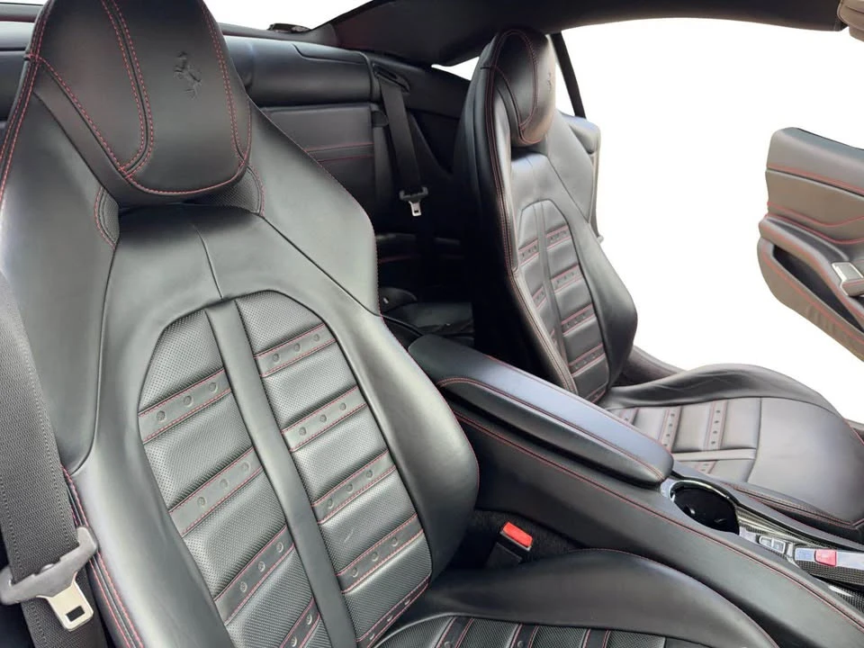 2016 Ferrari California T - Image 19 of 20