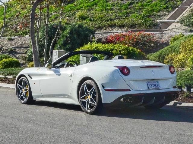 2016 Ferrari California T - Image 4 of 21