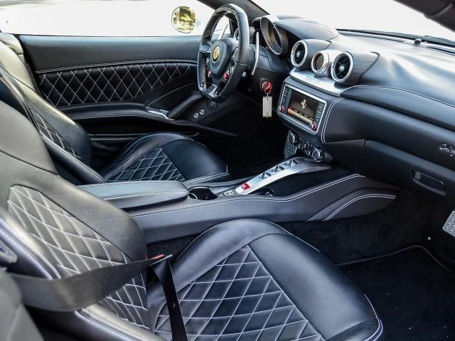 2016 Ferrari California T - Image 15 of 21