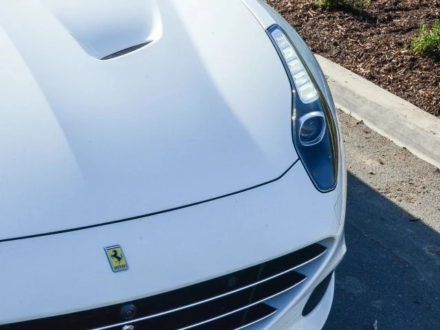2016 Ferrari California T - Image 10 of 21