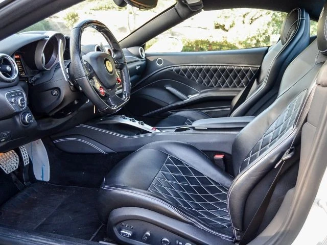 2016 Ferrari California T - Image 19 of 21