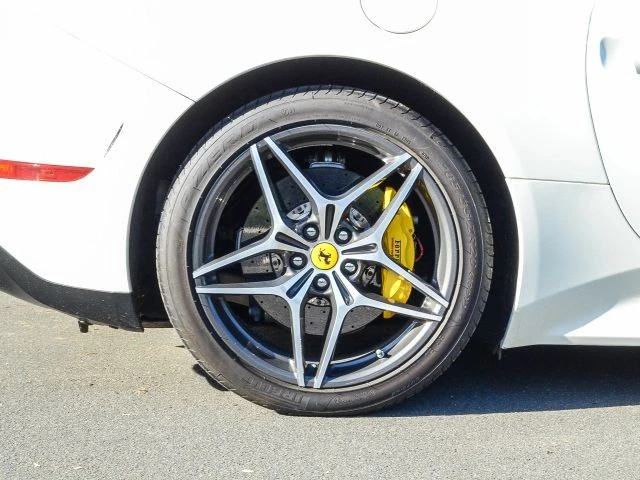 2016 Ferrari California T - Image 12 of 21