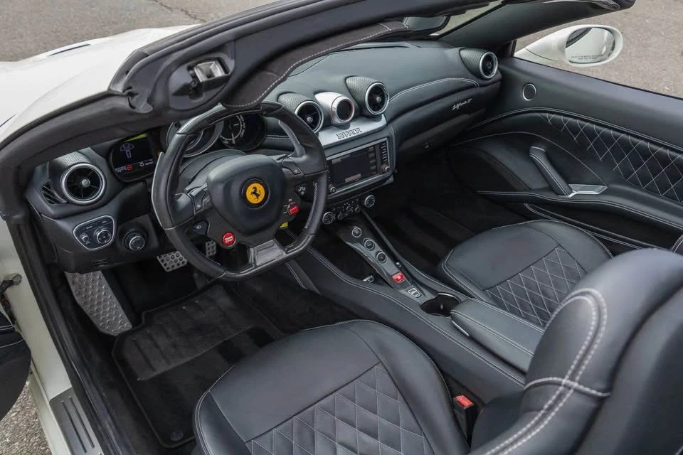2016 Ferrari California T - Image 10 of 18
