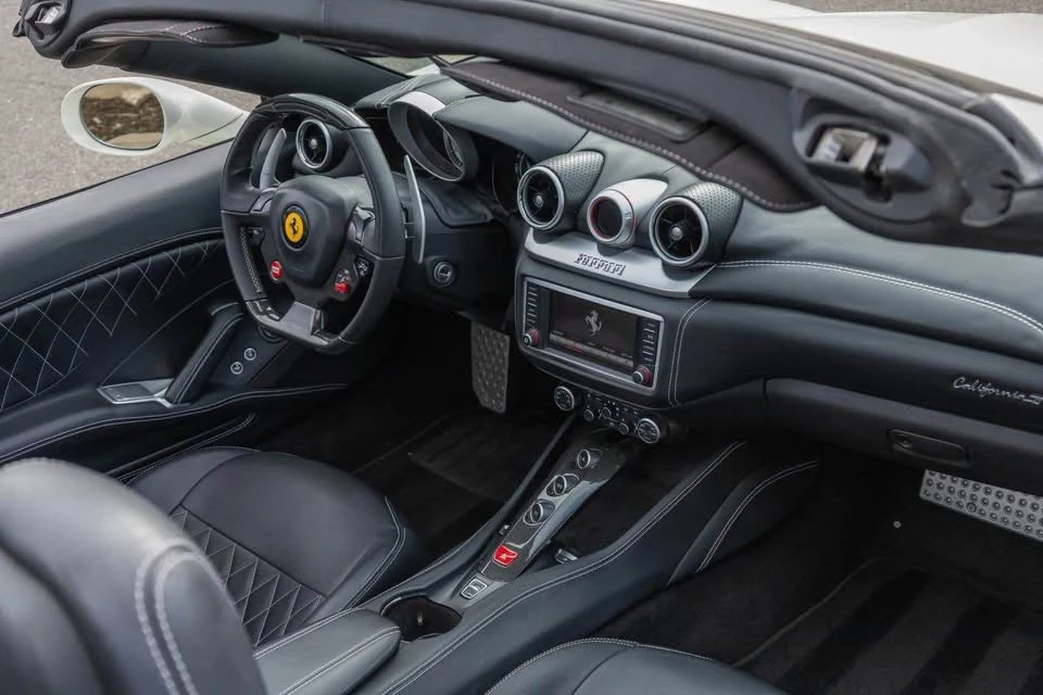 2016 Ferrari California T - Image 15 of 18